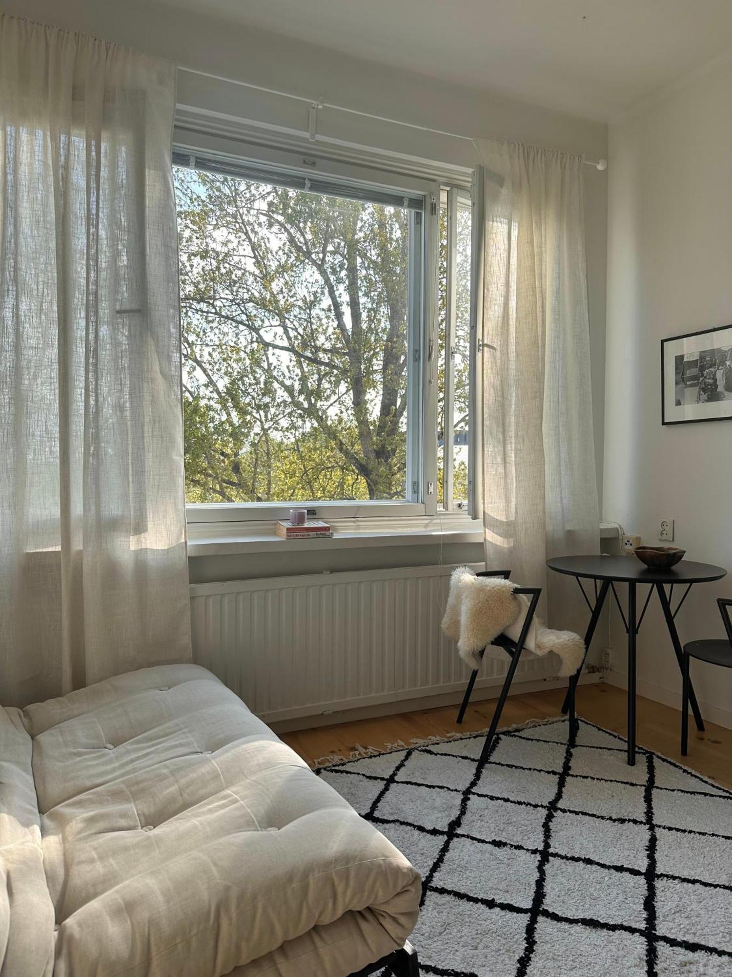 Cozy In Prime Location Apartment *